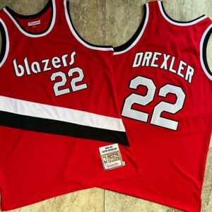 Blazers 22 Clyde Drexler Red 1983-84 Hardwood Classics Men Jersey
